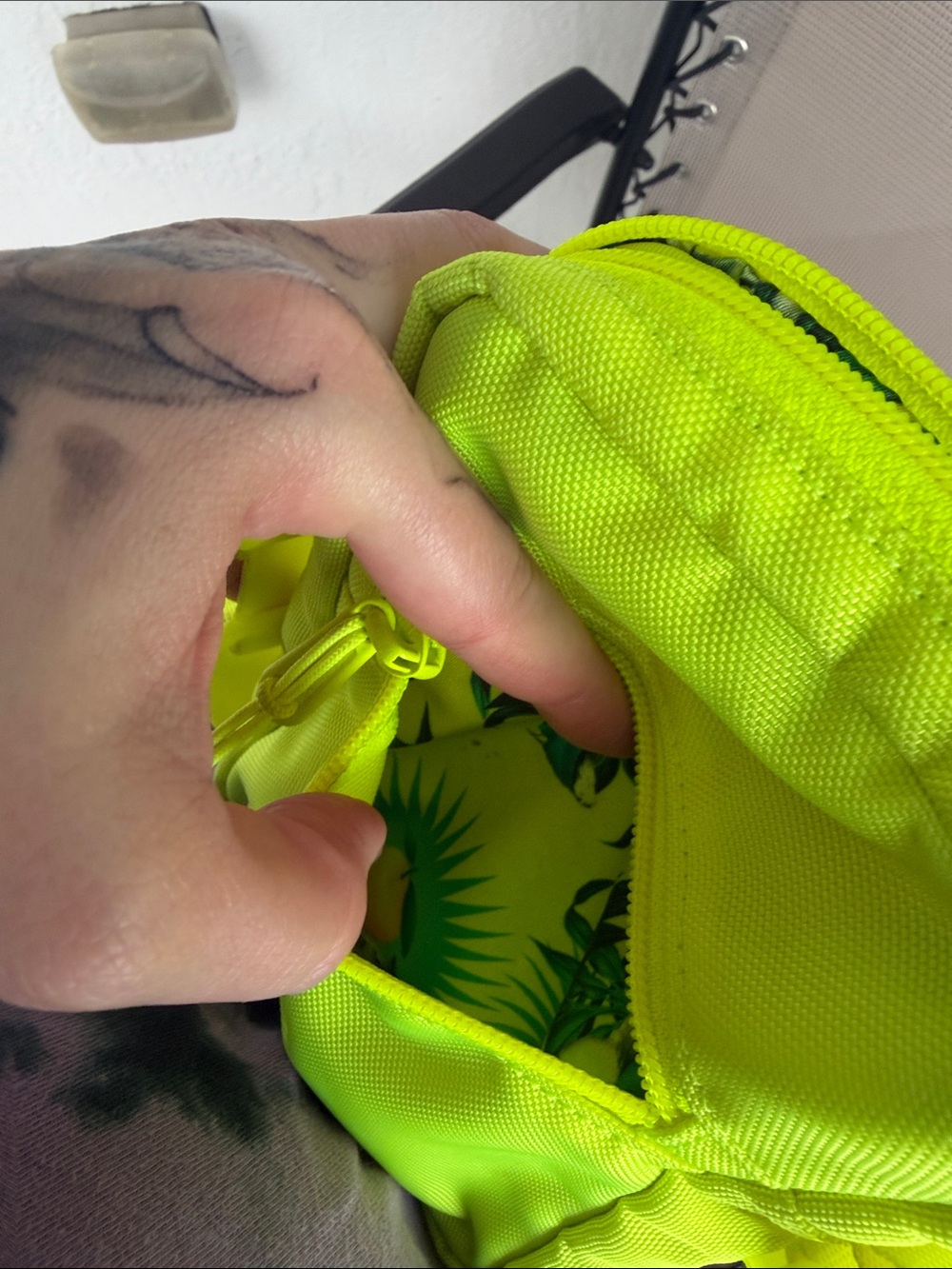 Baboon to the moon gilardi neon yellow crossbody - Picture 3 of 7